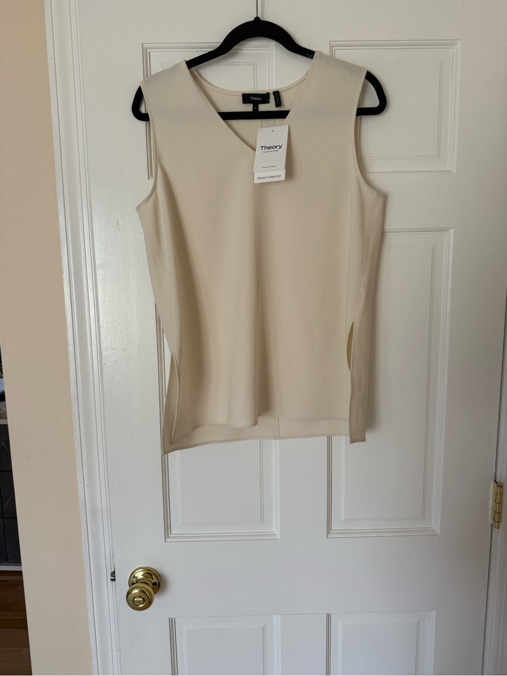 Theory Cream V-Neck Sleeveless Shell Top Theory Top